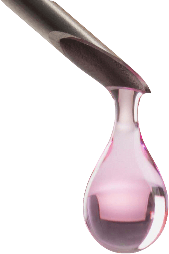 Tropfen einer Vitamin-Injektionslösung beim Heilpraktiker in München